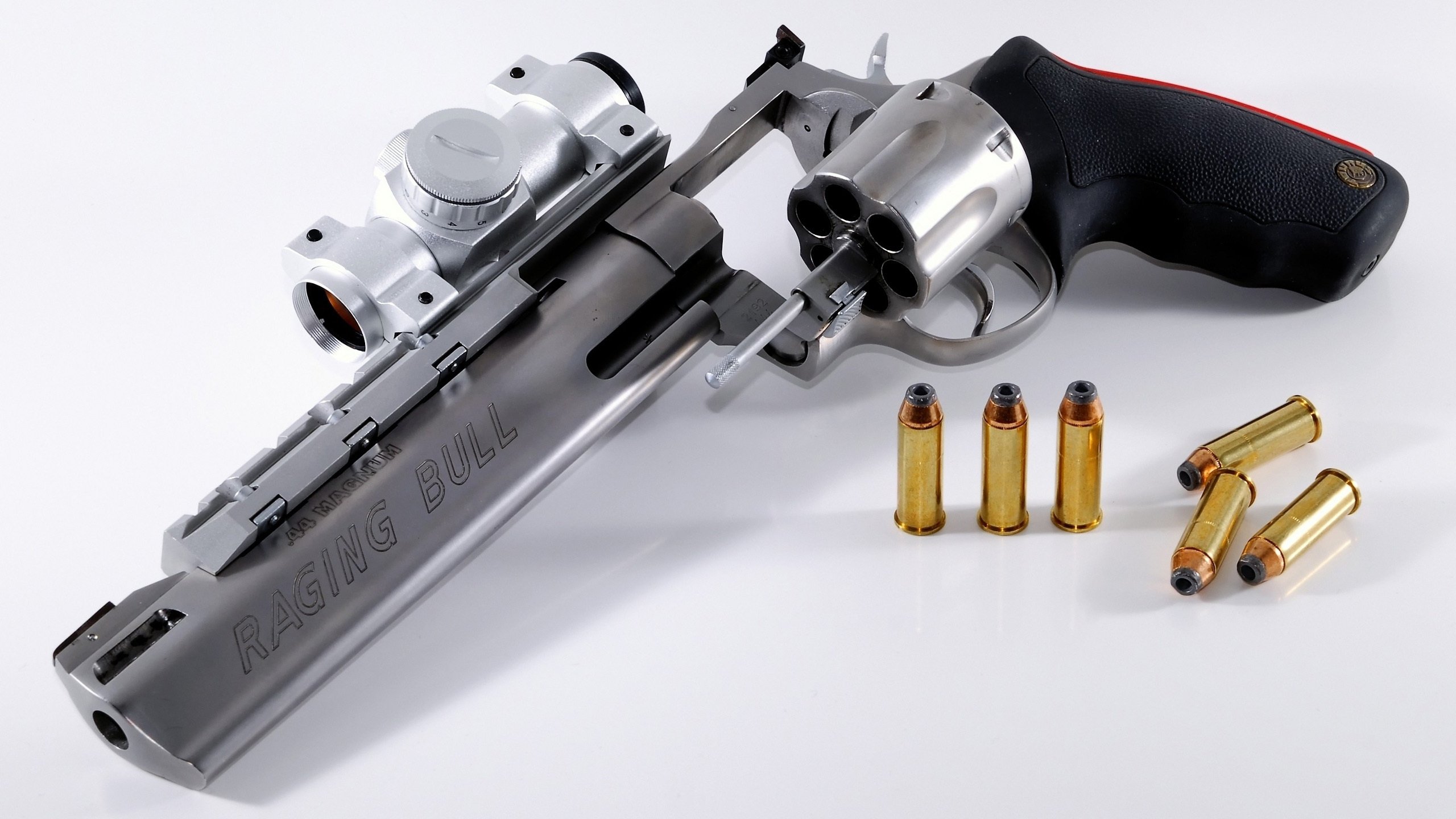 九游娱乐中心-_新技术亮相：无人机全景直播高效呈现比赛_，无人机拍摄直播