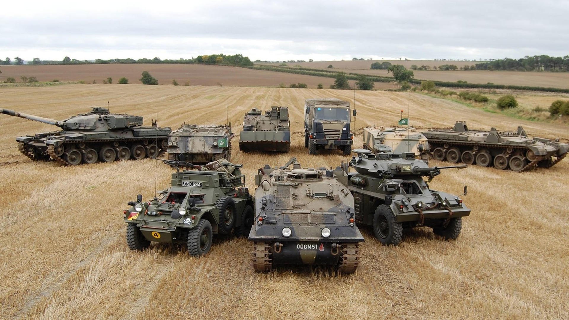 竞技大赛！球员表现出色引发球迷热议，竞赛球有什么用