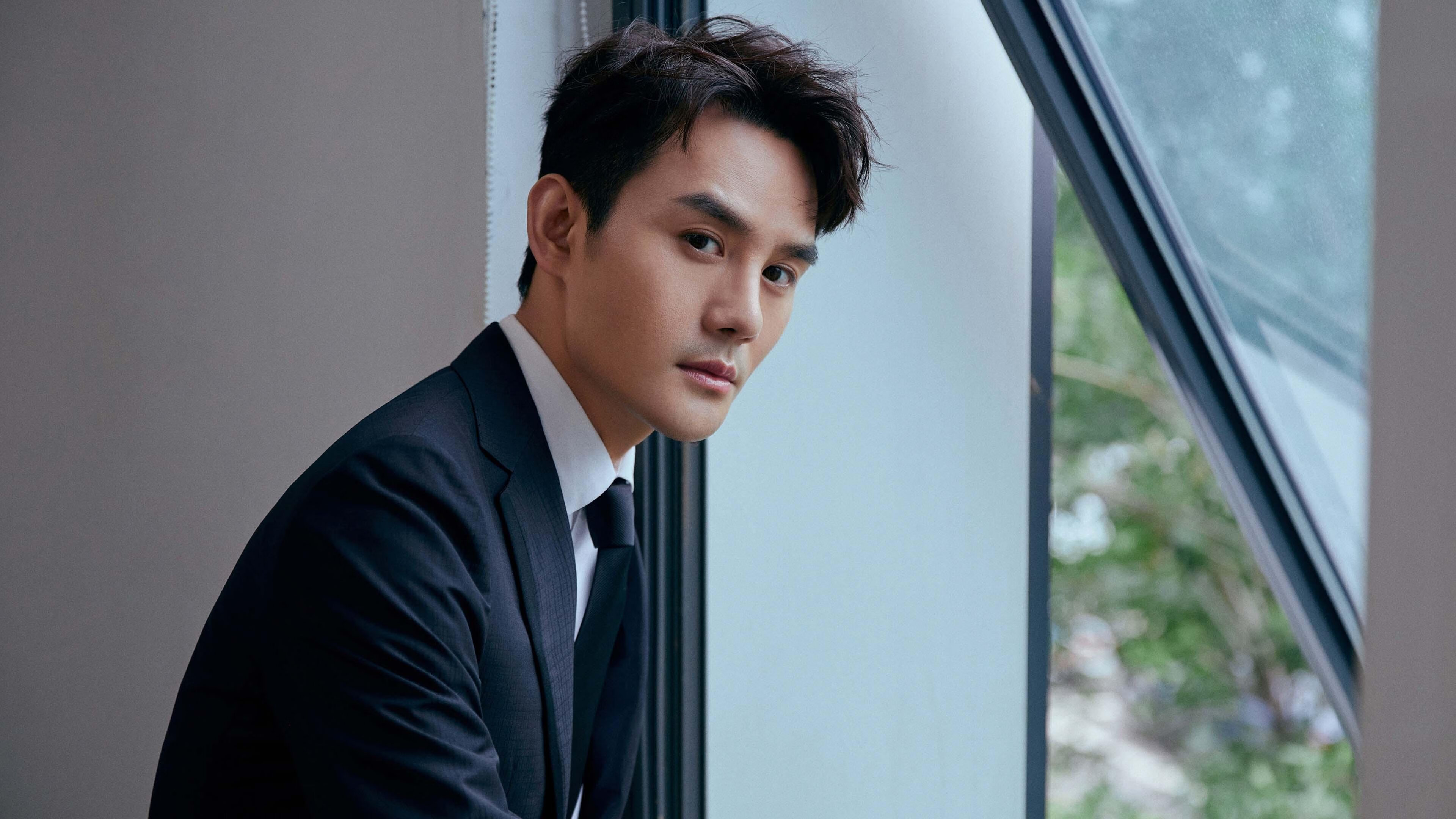 精彩绝伦的比赛引发了现场观众的欢呼，精彩纷呈的比赛还是精妙绝伦